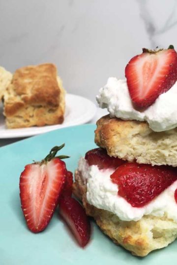 strawberry-shortcake-with-whipped-mascarpone-cream